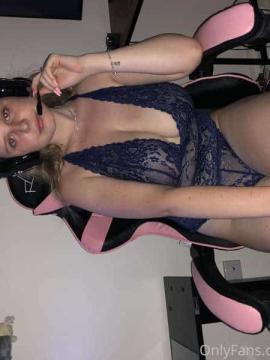 OnlyFans - Kiki / @kikiii.isabella Scene 59 — photo 19 of 20