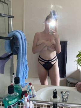 OnlyFans - Kiki / @kikiii.isabella Scene 61 — photo 2 of 20