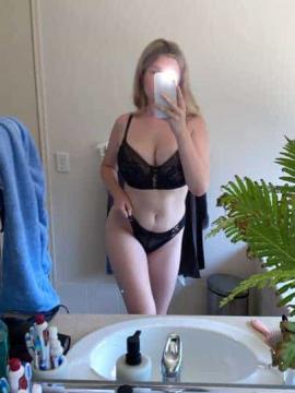 OnlyFans - Kiki / @kikiii.isabella Scene 61 — photo 3 of 20