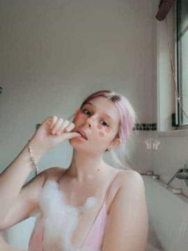 OnlyFans - Kiki / @kikiii.isabella Scene 66 — photo 4 of 20