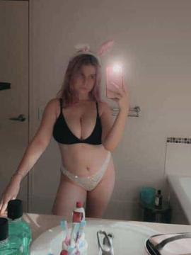 OnlyFans - Kiki / @kikiii.isabella Scene 68 — photo 19 of 20