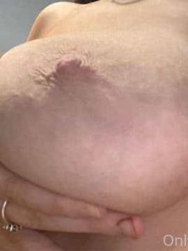 OnlyFans - Kiki / @kikiii.isabella Scene 76 — photo 2 of 20