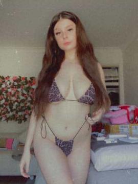 OnlyFans - Kiki / @kikiii.isabella Scene 77 — photo 10 of 20