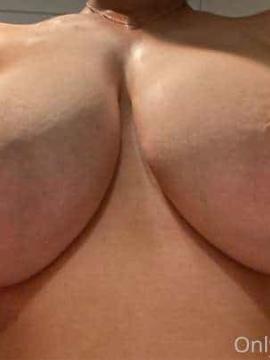 OnlyFans - Kiki / @kikiii.isabella Scene 77 — photo 13 of 20