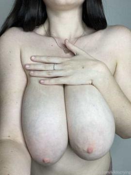 OnlyFans - Kiki / @kikiii.isabella Scene 83 — photo 3 of 20