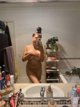 OnlyFans - Kiki / @kikiii.isabella Scene 93 — photo 7 of 20
