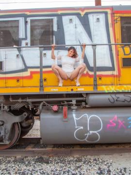 Eve Corta On The Train — photo 7 of 16