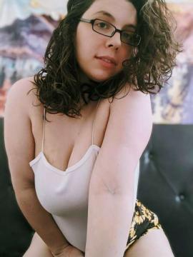 OnlyFans - MomNextDoorVIP / @momnextdoorvip Scene 2 — photo 19 of 20