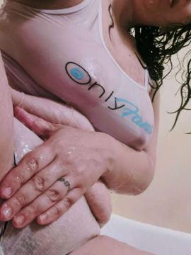OnlyFans - MomNextDoorVIP / @momnextdoorvip Scene 9 — photo 10 of 20