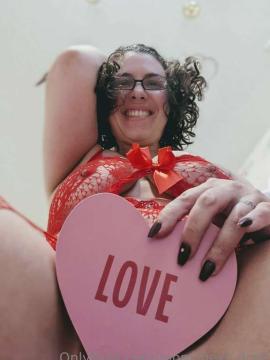 OnlyFans - MomNextDoorVIP / @momnextdoorvip Scene 11 — photo 18 of 20