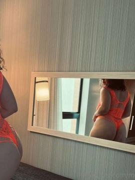 OnlyFans - MomNextDoorVIP / @momnextdoorvip Scene 15 — photo 17 of 20