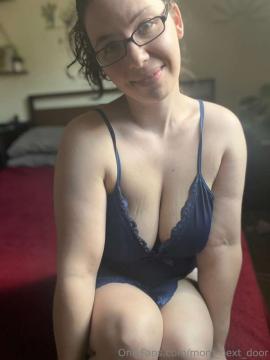 OnlyFans - MomNextDoorVIP / @momnextdoorvip Scene 20 — photo 4 of 20