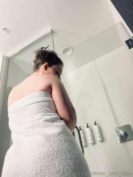 OnlyFans - MomNextDoorVIP / @momnextdoorvip Scene 21 — photo 15 of 20