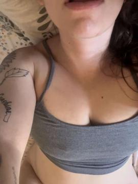 OnlyFans - MomNextDoorVIP / @momnextdoorvip Scene 24 — photo 14 of 20