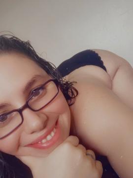 OnlyFans - MomNextDoorVIP / @momnextdoorvip Scene 26 — photo 2 of 20