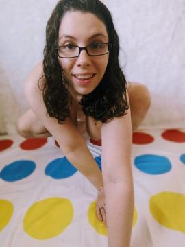 OnlyFans - MomNextDoorVIP / @momnextdoorvip Scene 27 — photo 17 of 20