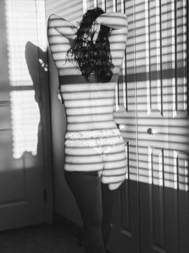 OnlyFans - MomNextDoorVIP / @momnextdoorvip Scene 32 — photo 1 of 20