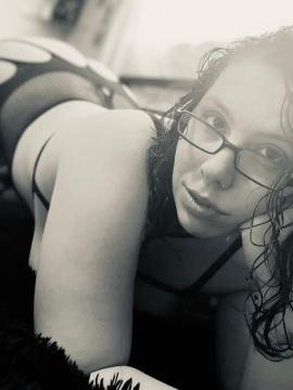 OnlyFans - MomNextDoorVIP / @momnextdoorvip Scene 36 — photo 5 of 20