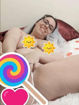 OnlyFans - MomNextDoorVIP / @momnextdoorvip Scene 45 — photo 3 of 20