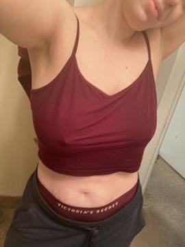 OnlyFans - MomNextDoorVIP / @momnextdoorvip Scene 46 — photo 8 of 20