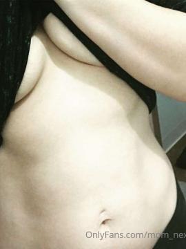 OnlyFans - MomNextDoorVIP / @momnextdoorvip Scene 47 — photo 20 of 20
