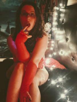 OnlyFans - MomNextDoorVIP / @momnextdoorvip Scene 49 — photo 4 of 20