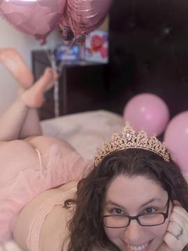 OnlyFans - MomNextDoorVIP / @momnextdoorvip Scene 50 — photo 9 of 20