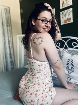 OnlyFans - MomNextDoorVIP / @momnextdoorvip Scene 55 — photo 15 of 20
