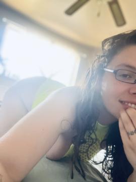 OnlyFans - MomNextDoorVIP / @momnextdoorvip Scene 57 — photo 6 of 20
