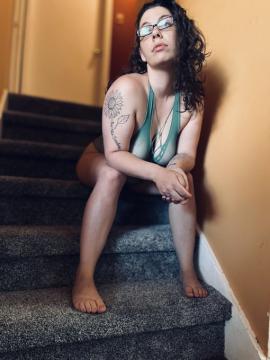 OnlyFans - MomNextDoorVIP / @momnextdoorvip Scene 60 — photo 1 of 20