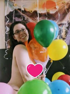 OnlyFans - MomNextDoorVIP / @momnextdoorvip Scene 61 — photo 6 of 20