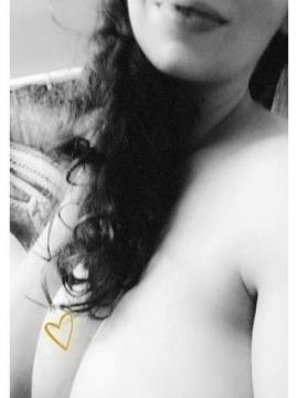 OnlyFans - MomNextDoorVIP / @momnextdoorvip Scene 63 — photo 19 of 20