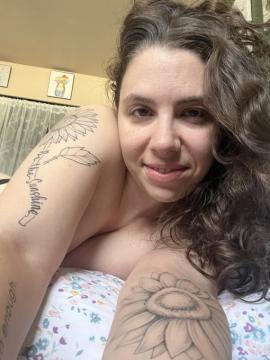 OnlyFans - MomNextDoorVIP / @momnextdoorvip Scene 64 — photo 8 of 20