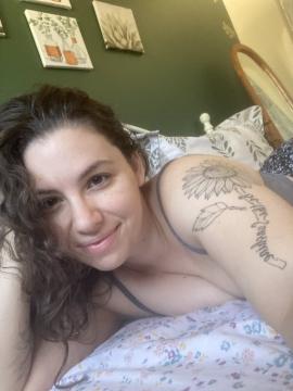 OnlyFans - MomNextDoorVIP / @momnextdoorvip Scene 64 — photo 18 of 20