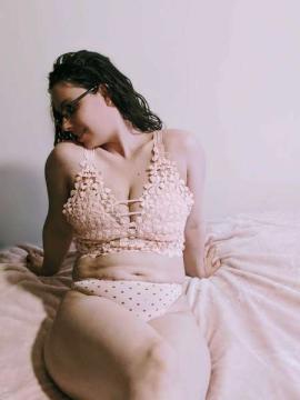 OnlyFans - MomNextDoorVIP / @momnextdoorvip Scene 65 — photo 8 of 20