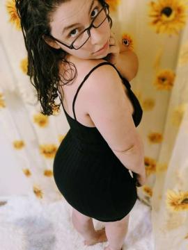 OnlyFans - MomNextDoorVIP / @momnextdoorvip Scene 70 — photo 12 of 20