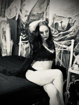 OnlyFans - MomNextDoorVIP / @momnextdoorvip Scene 72 — photo 9 of 20