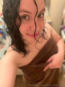 OnlyFans - MomNextDoorVIP / @momnextdoorvip Scene 78