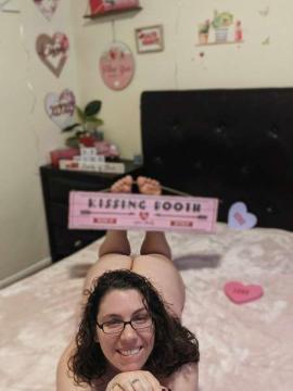 OnlyFans - MomNextDoorVIP / @momnextdoorvip Scene 82 — photo 16 of 20