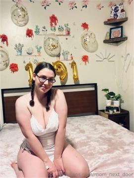 OnlyFans - MomNextDoorVIP / @momnextdoorvip Scene 83 — photo 6 of 20