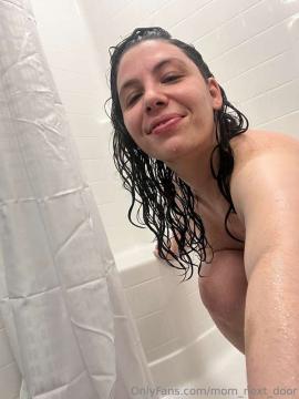 OnlyFans - MomNextDoorVIP / @momnextdoorvip Scene 84 — photo 12 of 20
