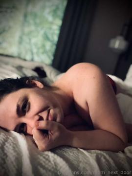 OnlyFans - MomNextDoorVIP / @momnextdoorvip Scene 85 — photo 16 of 20