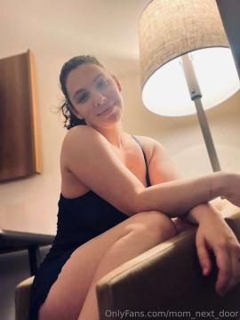 OnlyFans - MomNextDoorVIP / @momnextdoorvip Scene 85 — photo 19 of 20