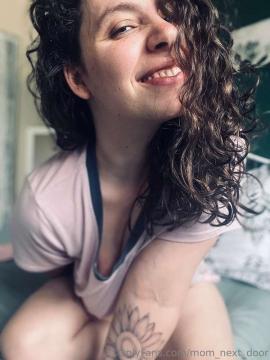 OnlyFans - MomNextDoorVIP / @momnextdoorvip Scene 86 — photo 19 of 20