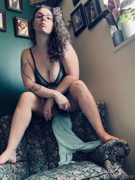 OnlyFans - MomNextDoorVIP / @momnextdoorvip Scene 90 — photo 7 of 20