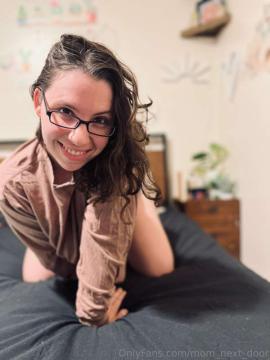 OnlyFans - MomNextDoorVIP / @momnextdoorvip Scene 95 — photo 12 of 20