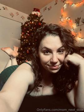 OnlyFans - MomNextDoorVIP / @momnextdoorvip Scene 96 — photo 20 of 20