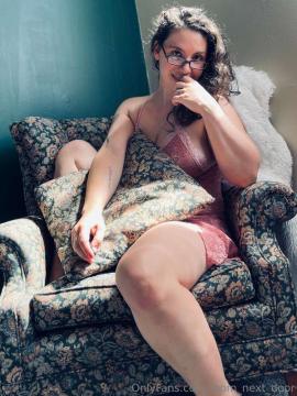 OnlyFans - MomNextDoorVIP / @momnextdoorvip Scene 106 — photo 15 of 20