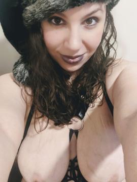 OnlyFans - MomNextDoorVIP / @momnextdoorvip Scene 107 — photo 15 of 20