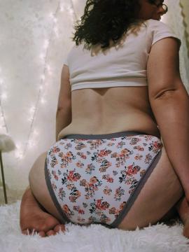 OnlyFans - MomNextDoorVIP / @momnextdoorvip Scene 112 — photo 3 of 20